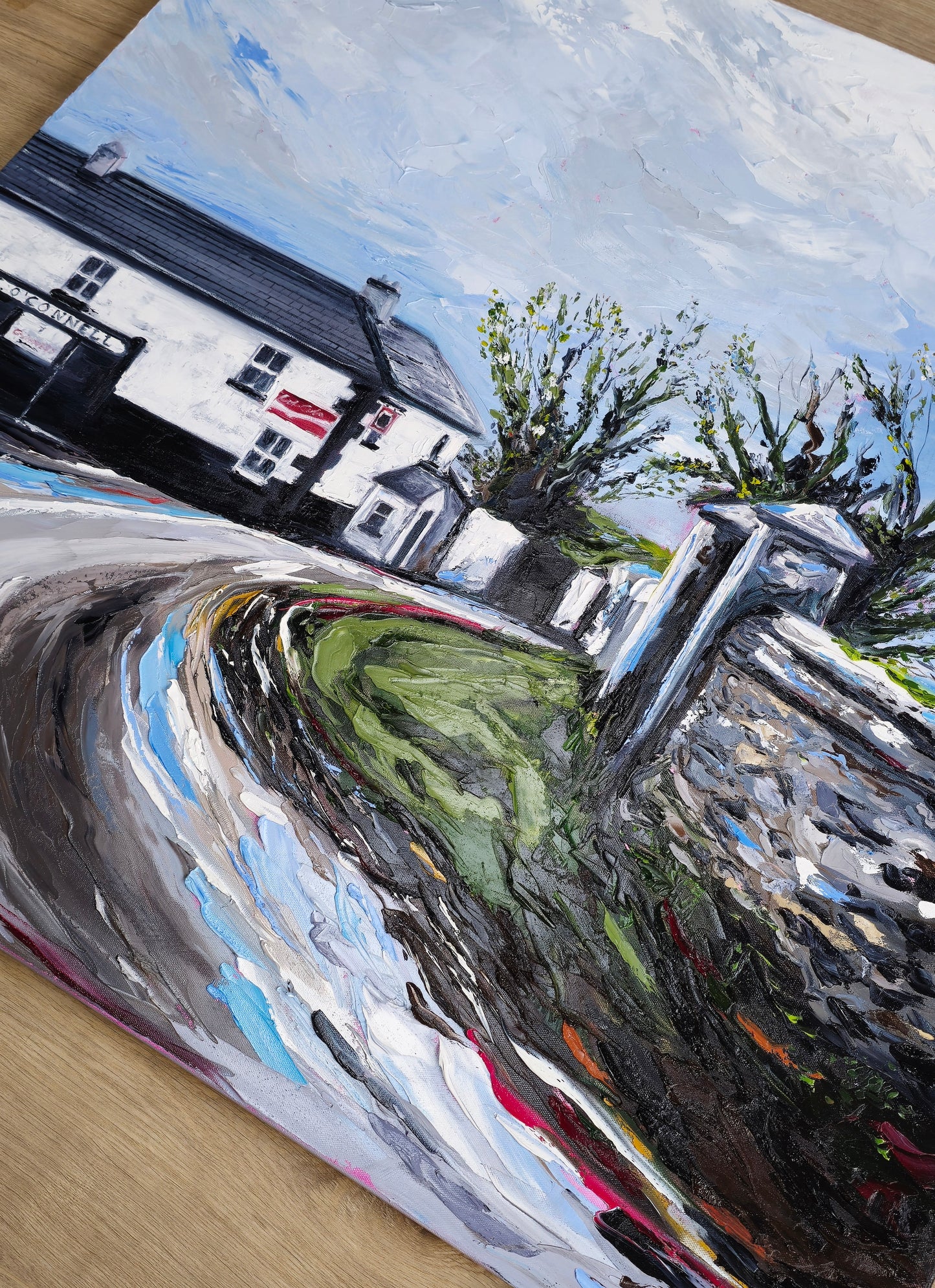 Mrs O's, Skryne